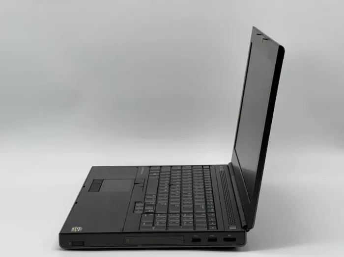 Мобільна робоча станція Dell Precision M4800 / 15.6" (1366x768) TN / Intel Core i7-4930MX (4 (8) ядра по 3.0 - 3.9 GHz) / 16 GB DDR3 / 240 GB SSD / nVidia Quadro K1100M, 2 GB GDDR5, 128-bit / WebCam б/в - зображення 4