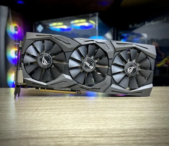 Дискретна відеокарта Asus ROG Strix GeForce GTX 1070 Gaming OC, 8 GB GDDR5, 256-bit / 1x DVI, 2x HDMI, 2x DisplayPort / (ROG-STRIX-GTX1070-O8G-GAMING) б/в - зображення 2