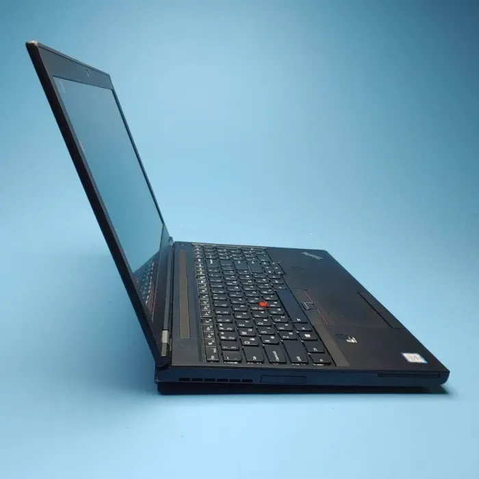 Мобільна робоча станція Б-клас Lenovo ThinkPad P51 / 15.6" (3840x2160) IPS / Intel Xeon E3-1505M v6 (4 (8) ядра по 3.0 - 4.0 GHz) / 32 GB DDR4 / 480 GB SSD / nVidia Quadro M2200, 4 GB GDDR5, 128-bit / WebCam / Win 10 Pro б/в - зображення 3