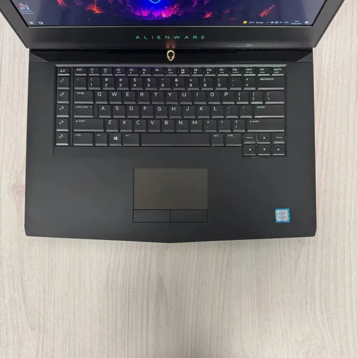 Ігровий ноутбук Б-класу Dell Alienware 15 R3 / 15.6" (1920x1080) IPS / Intel Core i5-6300HQ (4 ядра по 2,3 - 3,2 ГГц) / 16 ГБ DDR4 / 256 ГБ SSD NVMe / nVidia GeForce GTX 1060, 6 ГБ GDDR5, 192-біт / WebCam б/в - зображення 7