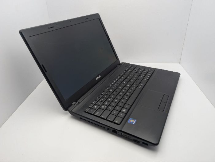 Ноутбук Asus X54C / 15.6" (1366x768) TN / Intel Pentium B960 (2 ядра по 2.2 GHz) / 8 GB DDR3 / 500 GB HDD / Intel HD Graphics / WebCam / DVD-ROM б/в - зображення 6