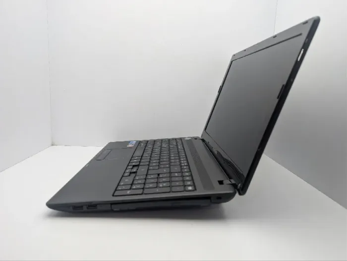 Ноутбук Acer eMachines E732 / 15.6" (1366x768) TN / Intel Core i3-370M (2 (4) ядра по 2.4 GHz) / 6 GB DDR3 / 500 GB HDD / AMD Radeon HD 5470, 512 MB GDDR5, 64-bit / WebCam / DVD-ROM б/в - зображення 5