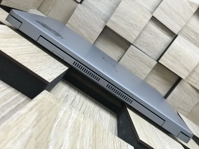 Ультрабук Б-клас Dell Latitude 5420 / 14" (1920x1080) IPS / Intel Core i7-1185G7 (4 (8) ядра по 3.0 - 4.8 GHz) / 16 GB DDR4 / 256 GB SSD / Intel Iris Xe Graphics / WebCam / Windows 10 б/в - зображення 8