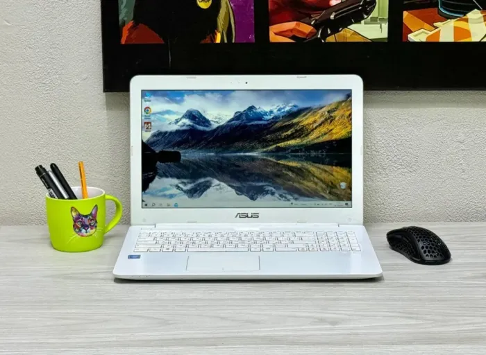 Ноутбук Б-клас Asus E502S / 15.6" (1366x768) TN / Intel Celeron N3060 (2 ядра по 1.6 - 2.48 GHz) / 4 GB DDR3 / 128 GB SSD / Intel HD Graphics 400 / WebCam / Win 10 Home б/в - зображення 2