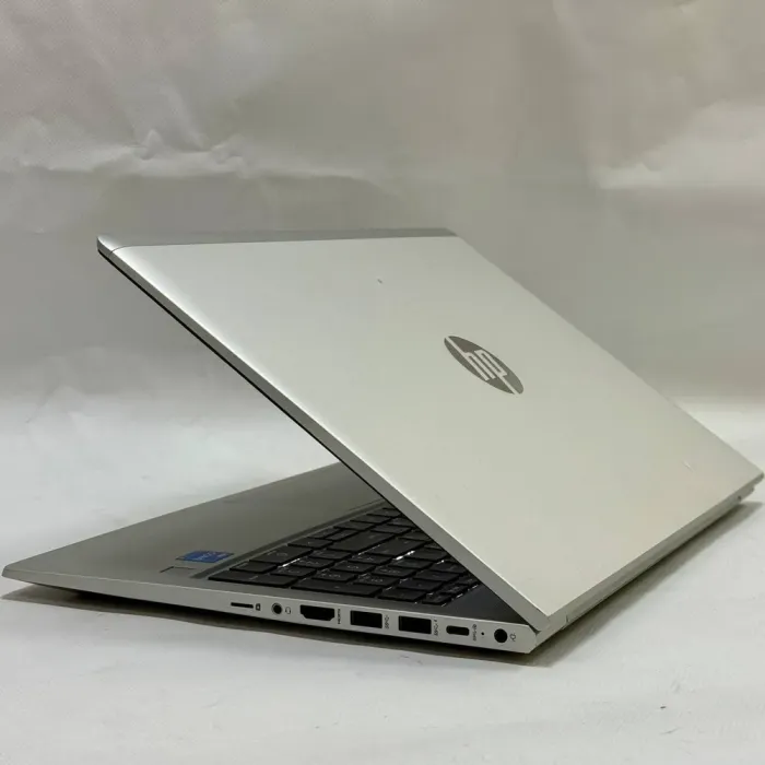 Ультрабук Б-клас HP ProBook 650 G8 / 15.6" (1920x1080) IPS / Intel Core i5-1135G7 (4 (8) ядра по 2.4 - 4.2 GHz) / 16 GB DDR4 / 256 GB SSD / Intel Iris Xe Graphics / WebCam / Windows 11 Pro б/в - зображення 7
