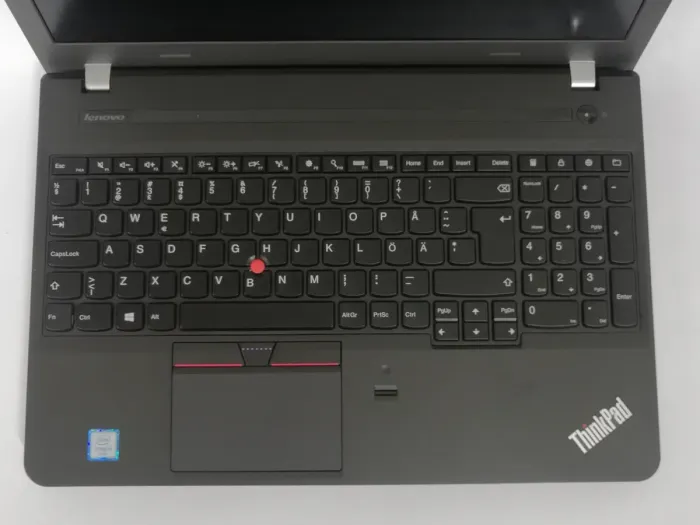 Ноутбук Lenovo ThinkPad E560 / 15.6" IPS / Core i5-6200U (2(4) ядра по 2.3-2.8 GHz) / 8GB DDR3 / 192GB SSD / HD Graphics 520 / WebCam / DVD-ROM / VGA б/в - зображення 3