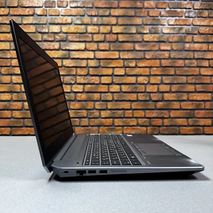 Мобільна робоча станція Б-класу HP ZBook Studio G5 / 15,6" (1920x1080) IPS / Intel Core i7-9750H (6 (12) ядер по 2,6 - 4,5 ГГц) / 16 ГБ DDR4 / 256 ГБ SSD / nVidia Quadro T1000, 4 ГБ GDDR5, 128-біт б/в - зображення 3