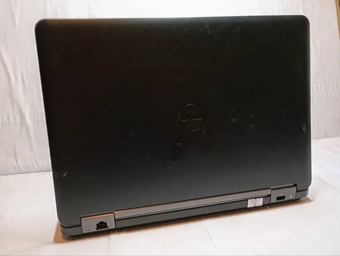 Ноутбук Б-клас Dell Latitude E5440 / 14" (1366x768) TN / Intel Core i5-4310U (2 (4) ядра по 2-3 GHz) / 8 GB DDR3 / 120 GB SSD / Intel HD Graphics 4400 / WebCam б/в - зображення 4