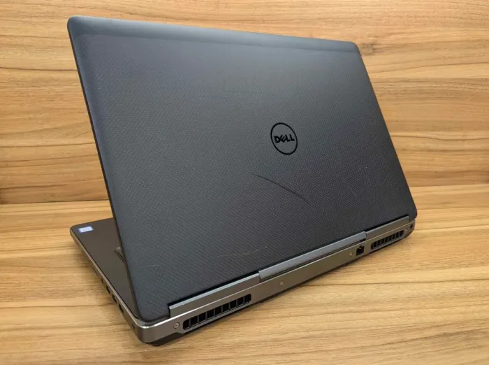 Мобільна робоча станція Dell Precision 7720 / 17,3" (1600x900) TN / Intel Core i7-7820HQ (4 (8) ядра по 2.9 - 3.9 GHz) / 32 GB DDR4 / 480 GB SSD / nVidia Quadro M1200, 4 GB GDDR5, 128-bit / HDMI / Windows 10 б/в - зображення 6