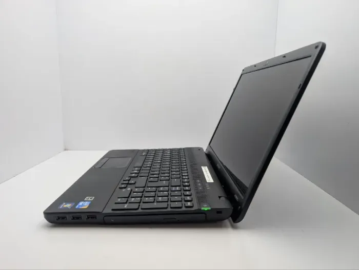 Ноутбук Sony VPC-EB4L1E / 15.6" (1366x768) TN / Intel Core i3-380M (2 ядра по 2.5 GHz) / 6 GB DDR3 / 750 GB HDD / Intel HD Graphics / WebCam / DVD-ROM б/в - зображення 5