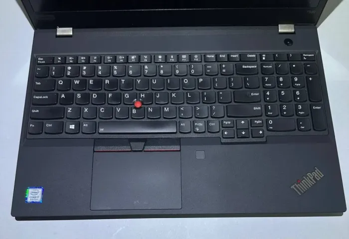 Ультрабук Lenovo ThinkPad T590 / 15.6" (1920x1080) IPS / Intel Core i7-8565U (4 (8) ядра по 1.8 - 4.6 GHz) / 8 GB DDR4 / 256 GB SSD / Intel UHD Graphics / WebCam / Win 11 б/в - зображення 5