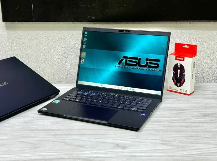 Ультрабук Asus ExpertBook B3404Cm / 14" (1920x1200) IPS / Intel Core Ultra 7 155H (16 (22) ядер по 1.4 - 4.8 GHz) / 16 GB DDR5 / 512 GB SSD M.2 / Intel Arc Graphics / WebCam / Win 11 Pro б/в - зображення 4