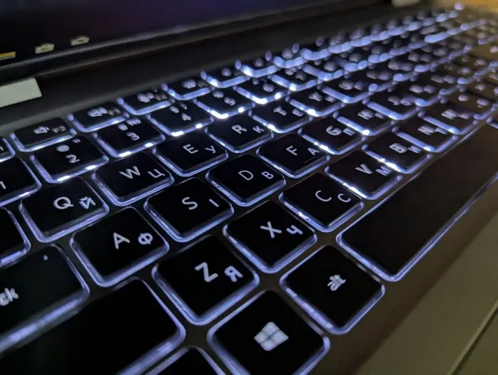 Ноутбук робоча станція Dell Precision 3560 / 15.6" (1920x1080) IPS / Intel Core i7-1185G7 (4 (8) ядра по 3.0 - 4.8 GHz) / 16 GB DDR4 / 512 GB SSD / nVidia T500, 2 GB GDDR6, 64-bit / HDMI / WebCam / Windows 10 б/в - зображення 6