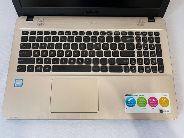 Ноутбук Б-клас Asus R541U / 15.6" (1920x1080) TN / Intel Core i3-7100U (2 (4) ядра по 2.4 GHz) / 8 GB DDR4 / 128 GB SSD / Intel HD Graphics 620 / WebCam / DVD-ROM б/в - зображення 4