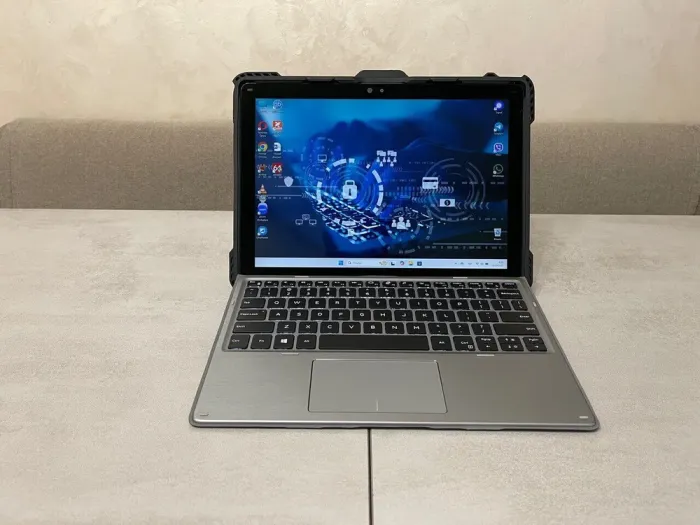 Нетбук-трансформер Dell Latitude 7210 2-in-1 / 12.3" (1920x1080) IPS Touch / Intel Core i5-10310U (4 (8) ядра по 1.7 - 4.4 GHz) / 16 GB DDR3 / 256 GB SSD M.2 / Intel UHD Graphics / WebCam / Чохол б/в - зображення 2