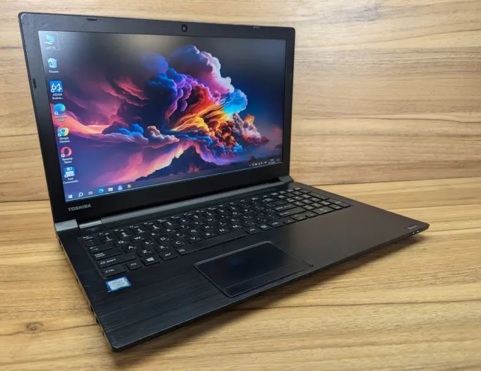 Ноутбук Toshiba Tecra C50-D / 15.6" (1366x768) TN / Intel Core i5-7200U (2 (4) ядра по 2.5 - 3.1 GHz) / 8 GB DDR3 / 256 GB SSD / Intel HD Graphics 620 / WebCam / Windows 10 б/в - зображення 4