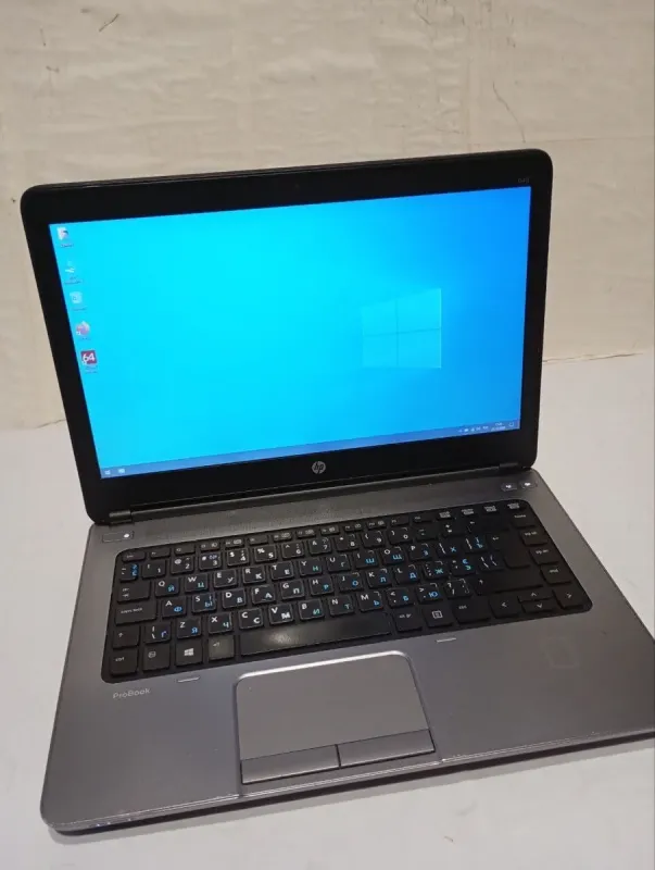 Ноутбук Б-клас HP ProBook 640 G1 / 14" (1366x768) TN / Intel Core i5-4210M (2 (4) ядра по 2.6 - 3.2 GHz) / 8 GB DDR3 / 128 GB SSD / Intel HD Graphic 4600 / WebCam + USB-флешка 64 GB б/в - зображення 2