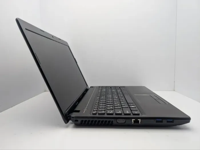 Ноутбук Lenovo G580 / 15.6" (1366x768) TN / Intel Core i3-3120M (2 (4) ядра по 2.5 GHz) / 8 GB DDR3 / 500 GB HDD / nVidia GeForce GT 635M, 2 GB GDDR3, 128-bit / WebCam / DVD-ROM б/в - зображення 4