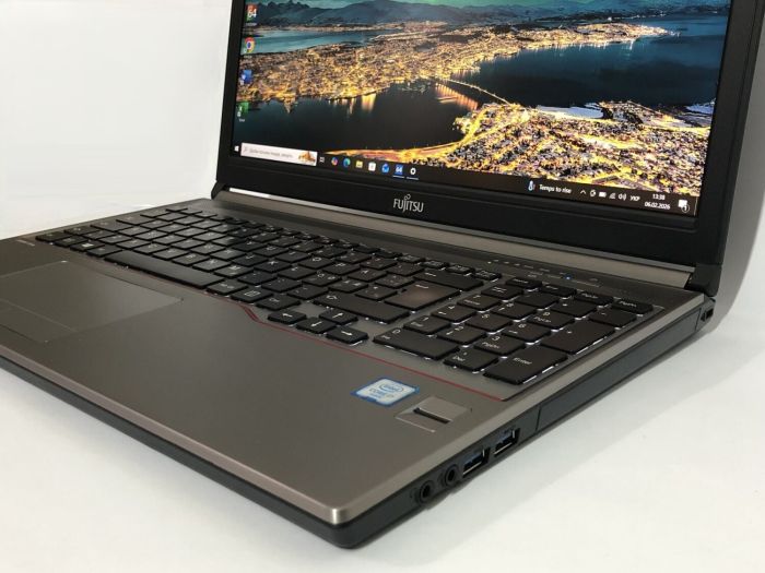 Ноутбук Fujitsu LifeBook E756 / 15.6" (1920x1080) IPS / Intel Core i7-6500U (2 (4) ядра по 2.5 - 3.1 GHz) / 8 GB DDR4 / 256 GB SSD / Intel HD Graphics 520 / WebCam / Win 10 Pro б/в - зображення 9