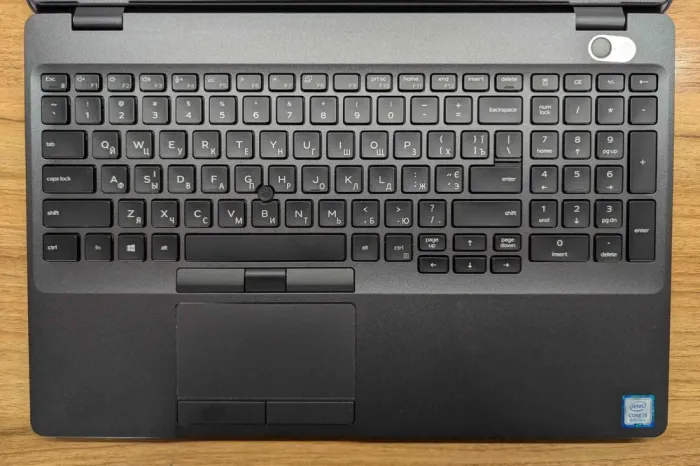 Ноутбук Dell Precision 3540 / 15.6" (1920x1080) IPS / Intel Core i5-8265U (4 (8) ядра по 1.6 - 3.9 GHz) / 16 GB DDR4 / 512 GB SSD / AMD Radeon Pro WX 2100, 2 GB GDDR5, 64-bit / WebCam / HDMI / Windows 10 б/в - зображення 3