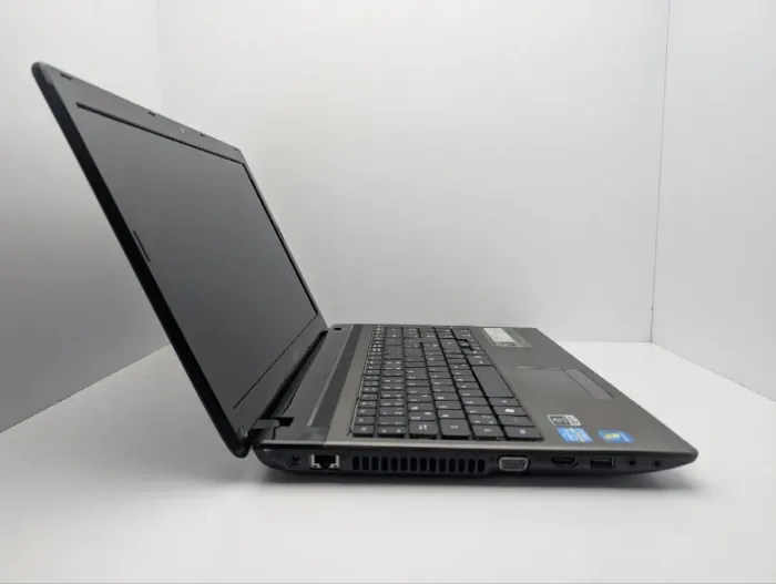 Ноутбук Acer Aspire 5750G / 15.6" (1366x768) TN / Intel Core i5-2430M (2 (4) ядра по 2.4 - 3.0 GHz) / 8 GB DDR3 / 750 GB HDD / nVidia GeForce GT 520M, 1 GB GDDR3, 64-bit / WebCam / DVD-ROM б/в - изображение 4