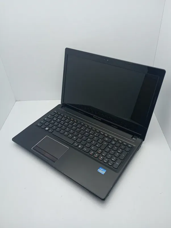 Ноутбук Lenovo G580 / 15.6" (1366x768) TN / Intel Core i3-3110M (2 (4) ядра по 2.4 GHz) / 8 GB DDR3 / 320 GB HDD / Intel HD Graphics 4000 / WebCam б/в - зображення 4