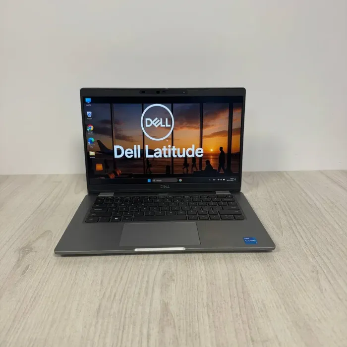 Ультрабук Б-клас Dell Latitude 5320 / 13.3" (1920x1080) IPS / Intel Core i5-1145G7 (4 (8) ядра по 2.6 - 4.4 GHz) / 16 GB DDR4 / 128 GB SSD / Intel Iris Xe Graphics / WebCam б/в - зображення 2