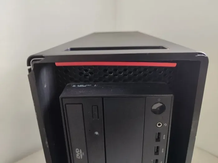 Робоча станція Б-клас Lenovo ThinkStation P520 Tower / Intel Xeon W-2125 (4 (8) ядра по 4.0 - 4.5 GHz) / 32 GB DDR4 / 256 GB SSD / nVidia Quadro M2000, 4 GB GDDR5, 128-bit / DVD-ROM б/в - зображення 4