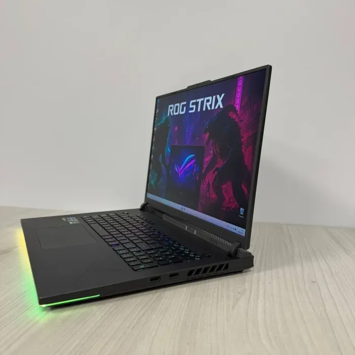 Ігровий ноутбук Asus ROG Strix G18 G814JV / 18" (2560x1600) IPS / Intel Core i7-13650HX (14 (20) ядер по 2.6 - 4.9 GHz) / 16 GB DDR5 / 256 GB SSD + 512 GB SSD / nVidia GeForce RTX 4060, 8 GB GDDR6, 128-bit / WebCam б/в - зображення 5