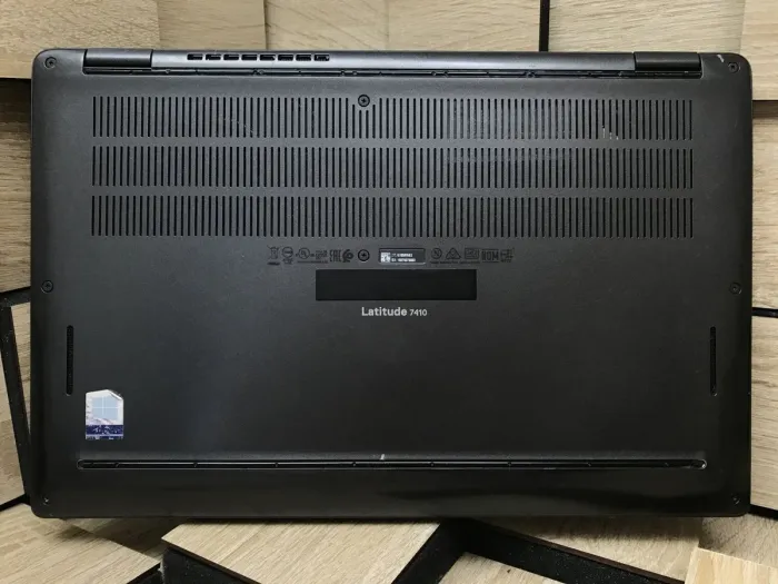 Ультрабук Б-клас Dell Latitude 7410 / 14" (1920x1080) IPS / Intel Core i5-10210U (4 (8) ядра по 1.6 - 4.2 GHz) / 8 GB DDR4 / 256 GB SSD M.2 / Intel UHD Graphics / WebCam / Windows 10 б/в - зображення 9
