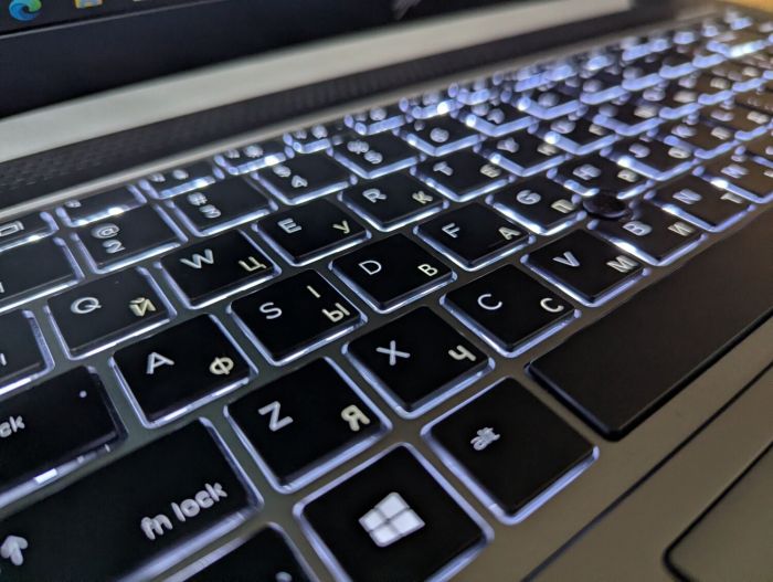 Ультрабук HP zBook 14u G6 / 14" (1920x1080) IPS / Intel Core i5-8365U (4 (8) ядра по 1.6 - 4.1 GHz) / 16 GB DDR4 / 512 GB SSD / Intel UHD Graphics / WebCam / TouchID / Windows 10 б/в - изображение 6