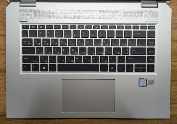 Ігровий ноутбук Б-клас HP EliteBook 1050 G1 / 15.6" (1920x1080) IPS / Intel Core i7-8850H (6 (12) ядер по 2.6 - 4.3 GHz) / 16 GB DDR4 / 512 GB SSD / nVidia GeForce GTX 1050, 4 GB GDDR5, 128-bit / WebCam / TouchID / Windows 10 б/в - зображення 3