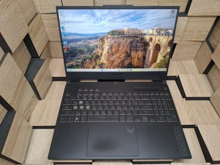 Ігровий ноутбук Asus TUF Gaming A15 FA507XU / 15.6" (1920x1080) IPS / AMD Ryzen 9 7940HS (8 (16) ядер по 4.0 - 5.2 GHz) / 16 GB DDR5 / 512 GB SSD M.2 / nVidia GeForce RTX 4050, 6 GB GDDR6, 96-bit / WebCam б/в - зображення 2
