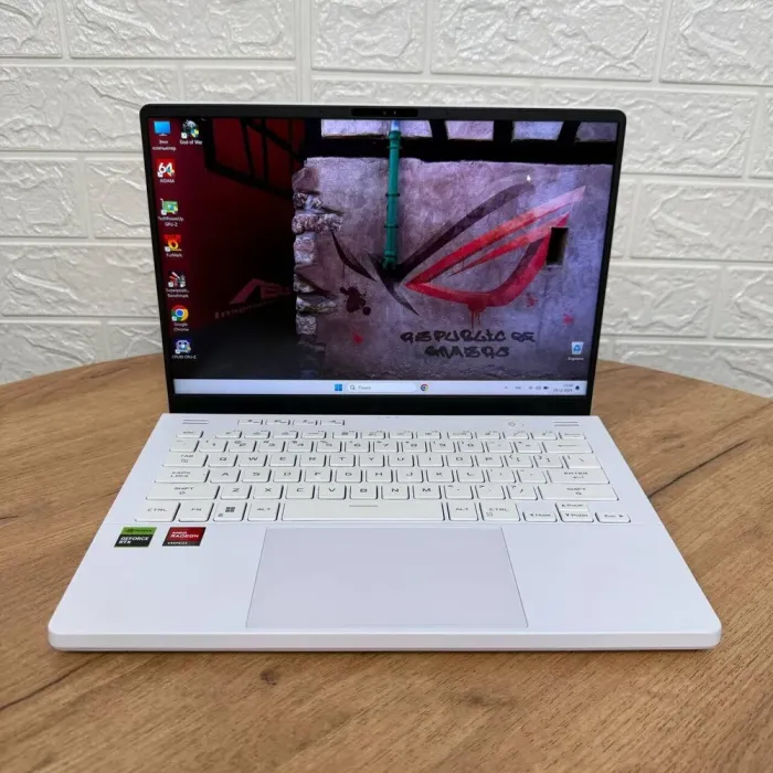 Ігровий ультрабук Asus ROG Zephyrus G14 GA402XV / 14" (2560x1600) IPS / AMD Ryzen 9 7940HS (8 (16) ядер по 4.0 - 5.2 GHz) / 16 GB DDR5 / 512 GB SSD / nVidia GeForce RTX 4060, 8 GB GDDR6, 128-bit / WebCam б/в - зображення 2