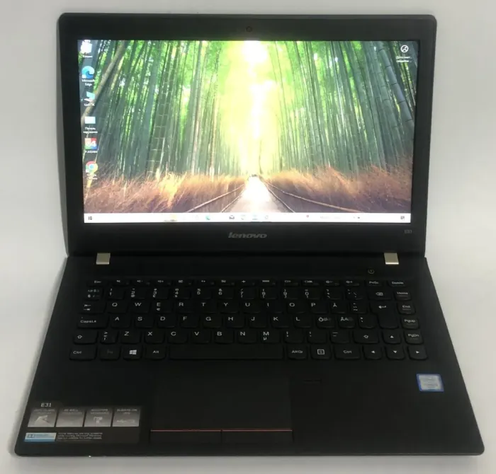 Ультрабук Lenovo E31-80 / 13.3" (1366x768) TN / Intel Core i3-6006U (2 (4) ядра по 2.0 GHz) / 8 GB DDR3 / 128 GB SSD / Intel HD Graphics 520 / WebCam / Win 10 Home б/в - зображення 2