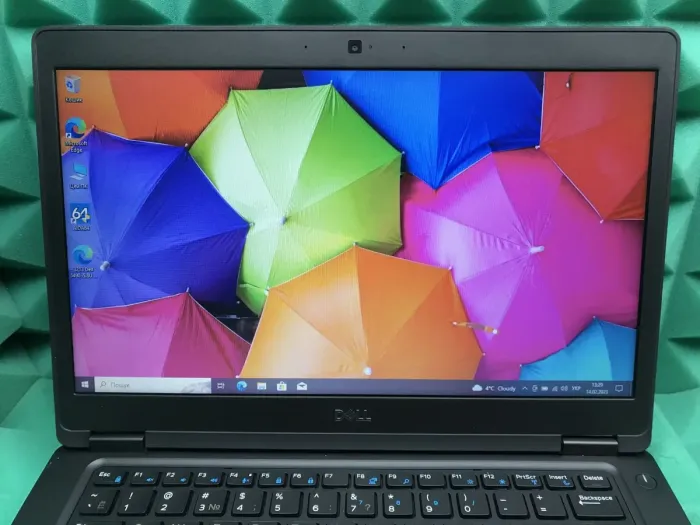 Ноутбук Dell Latitude 5490 / 14" (1920x1080) IPS / Intel Core i5-8250U (4 (8) ядра по 1.6 - 3.4 GHz) / 8 GB DDR4 / 256 GB SSD / Intel UHD Graphics 620 / WebCam / USB 3.1 / HDMI / Windows 10 б/в - зображення 3