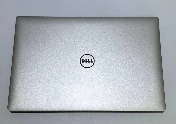 Ультрабук Dell Precision 5520 / 15.6" (1920x1080) IPS / Intel Core i5-7440HQ (4 ядра по 2.8 - 3.8 GHz) / 16 GB DDR4 / 256 GB SSD / Intel HD Graphics 630 / WebCam / Win 11 б/в - зображення 3