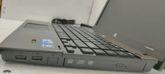 Ноутбук HP ProBook 4320s / 13.3" (1366x768) TN / Intel Core i3-350M (2 (4) ядра по 2.26 GHz) / 4 GB DDR3 / 320 GB HDD / AMD Radeon HD 5470, 512 MB DDR / АКБ не тримає б/в - зображення 5