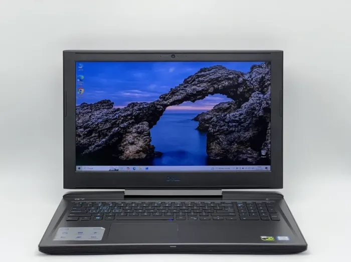 Ігровий ноутбук Dell G7 15 7588 / 15,6" (1920x1080) IPS / Intel Core i7-8750H (6 (12) ядер по 2.2 - 4.1 GHz) / 16 GB DDR4 / 480 GB SSD / nVidia GeForce GTX 1060 Max-Q, 6 GB GDDR5, 192-bit / WebCam б/в - зображення 2