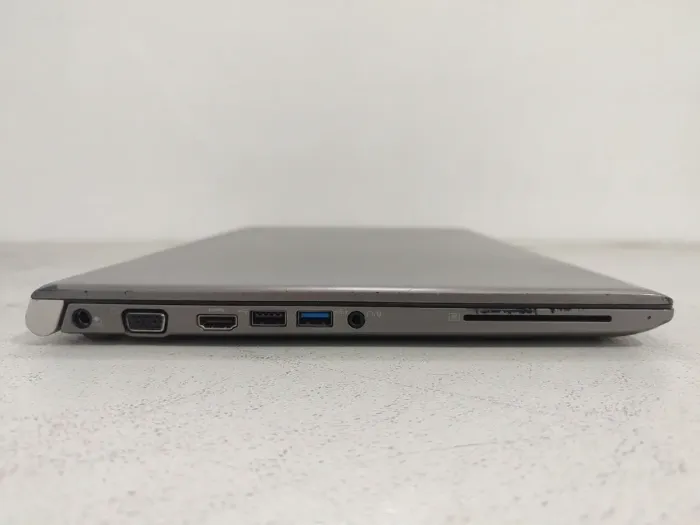 Ноутбук Б-клас Toshiba Tecra Z50-A-17K / 15.6" (1920x1080) TN / Intel Core i5-4300U (2 (4) ядра по 1.9 - 2.9 GHz) / 8 GB DDR3 / 256 GB SSD / Intel HD Graphics 4400 / WebCam б/в - зображення 4