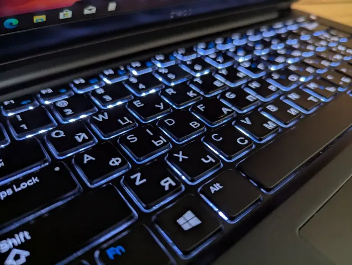 Ультрабук Dell Latitude 7370 / 13.3" (1920x1080) IPS / Intel Core m5-6Y54 (2 (4) ядра по 1.1 - 2.7 GHz) / 16 GB DDR3 / 512 GB SSD / Intel HD Graphics 515 / Windows 10 б/в - зображення 6