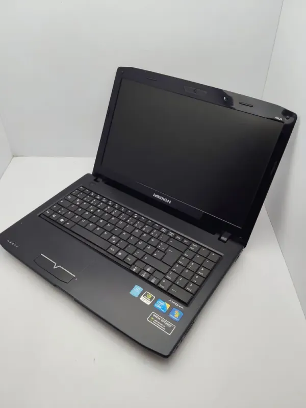 Ноутбук Acer Medion P6624 / 15.6" (1366x768) TN / Intel Core i3-370M (2 (4) ядра по 2.4 - 2.5 GHz) / 6 GB DDR3 / 500 GB HDD / nVidia GeForce GT 425M, 1 GB GDDR3, 128-bit / WebCam / АКБ не тримає б/в - зображення 5