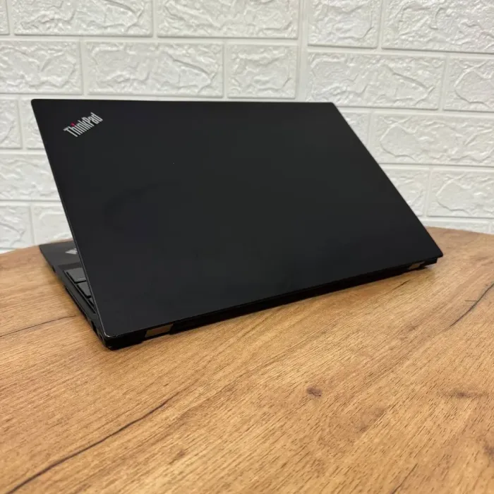 Мобільна робоча станція Б-клас Lenovo Thinkpad P53s / 15.6" (1920x1080) IPS / Intel Core i7-8565U (4 (8) ядра по 1.8 - 4.6 GHz) / 16 GB DDR4 / 512 GB SSD / nVidia Quadro P520, 2 GB GDDR5, 64-bit / WebCam б/в - зображення 6