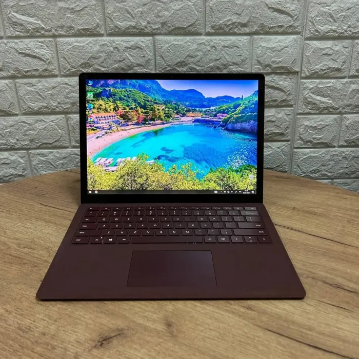 Ультрабук Б-клас Microsoft Surface Laptop 2 Red / 13.5" (2256x1504) IPS Touch / Intel Core i5-8250U (4 (8) ядра по 1.6 - 3.4 GHz) / 8 GB DDR4 / 256 GB SSD / Intel UHD Graphics 620 / WebCam б/в - зображення 2