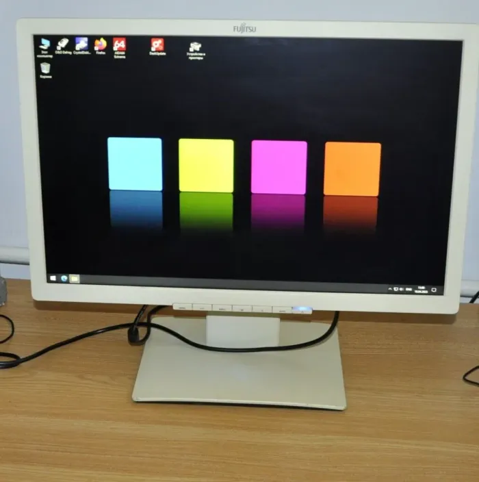 Монітор Б-клас Fujitsu B22W-7 / 22" (1680x1050) TN / USB 2.0, VGA, DVI, DisplayPort / Вбудовоні колонки 2x 1.5W / VESA 100x100 + Кабелі підключення (VGA та живлення) б/в - зображення 12