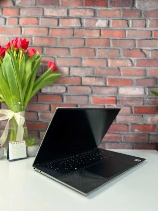 Мобільна робоча станція Dell Precision 5550 / 15.6" (1920x1080) IPS / Intel Core i9-10885H (8 (16) ядер по 2.4 - 5.1 GHz) / 32 GB DDR4 / 512 GB SSD M.2 / nVidia Quadro T2000, 4 GB GDDR5, 128-bit / WebCam / Win 11 Pro б/в - зображення 3