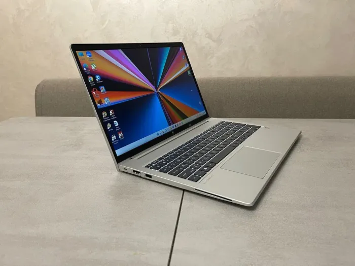 Ультрабук HP EliteBook 650 G9 / 15.6" (1920x1080) IPS / Intel Core i5-1245U (10 (12) ядер 3.3 - 4.4 GHz) / 16 GB DDR4 / 256 GB SSD M.2 / Intel Iris Xe Graphics / WebCam б/в - зображення 5