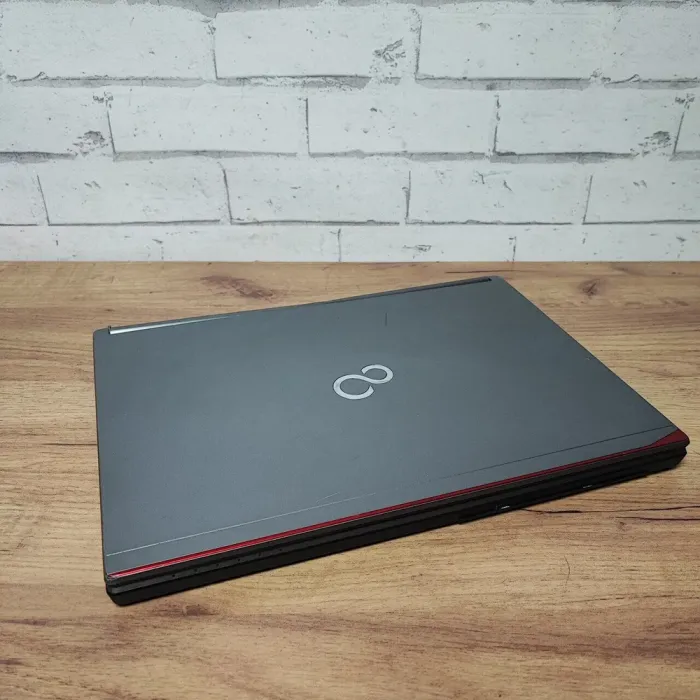 Ноутбук Б-клас Fujitsu LifeBook E736 / 13.3" (1920x1080) TN / Intel Core i5-6300U (2 (4) ядра по 2.4 - 3.0 GHz) / 8 GB DDR4 / 128 GB SSD / Intel HD Graphics 520 / WebCam / Без АКБ б/в - зображення 8
