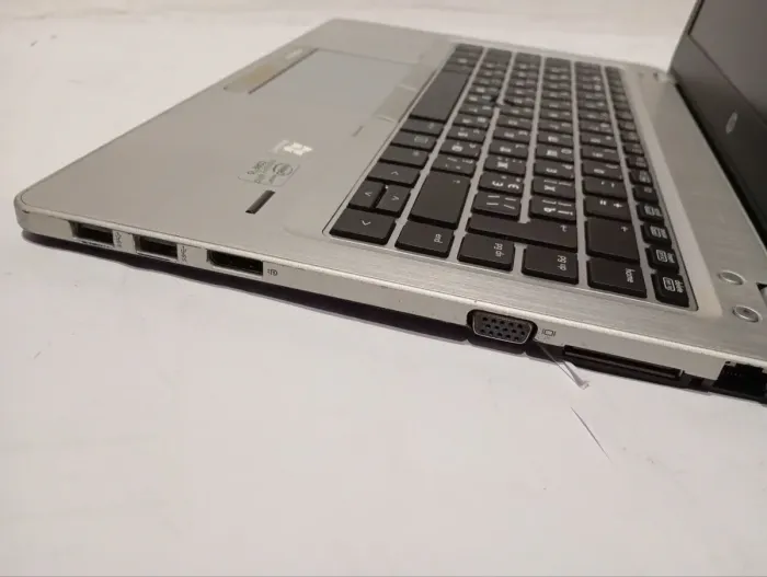Ультрабук Б-класу HP EliteBook Folio 9470m / 14" (1366x768) TN / Intel Core i5-3437U (2 (4) ядра по 1.9 - 2.9 GHz) / 8 GB DDR3 / 500 GB HDD / Intel HD Graphics 4000 / WebCam / Win 10 / АКБ не тримає б/в - зображення 5