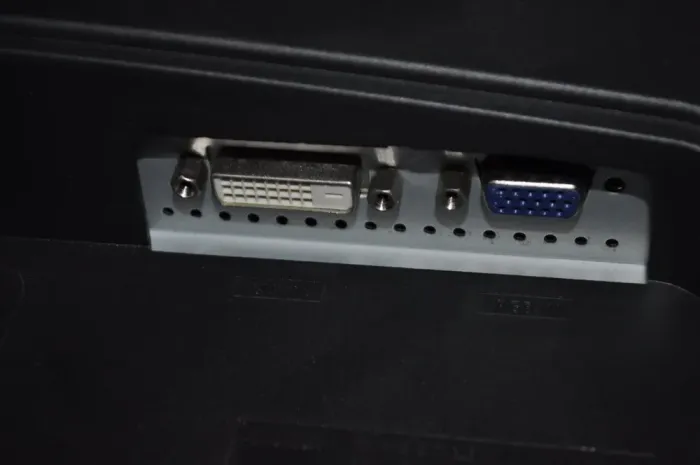 Монітор Samsung SyncMaster 2243WM / 22" (1680x1050) TN / VGA, DVI / Вбудовані колонки 1x 1W / VESA 100x100 б/в - зображення 15